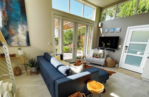 East San Roque House | CONTEMPORARY HOME in SB