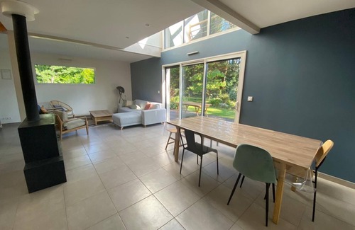 Carnac House | Contemporary house and its landscaped garden in Carnac