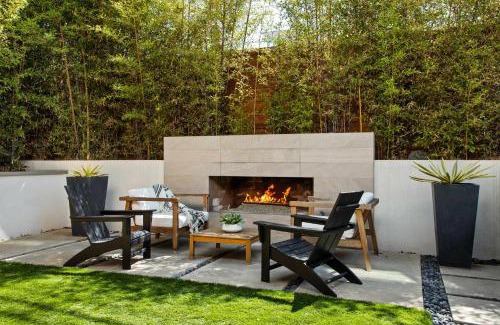 Encinitas House | Contemporary Indoor Outdoor Living Walk to Beach