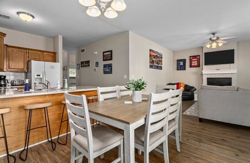 Kansas City House | Contemporary KC Getaway Mins to Arrowhead