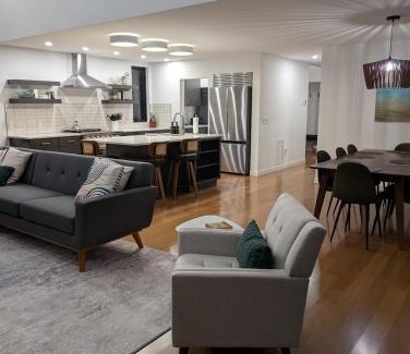 Lakeville House | Contemporary Lakehouse in Lakeville