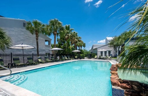 North San Antonio - SAT Apartment | Contemporary large 1BR, in unit Washer/Dryer, FREE parking with all amenities!