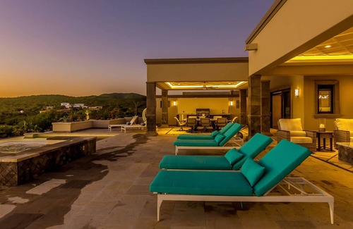 Buzzards Villa | Contemporary 4BR Luxury Villa with Private Beach Club.