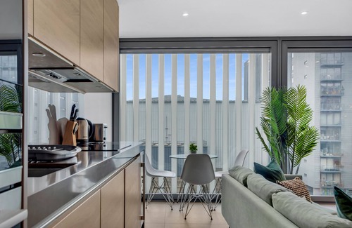 Hoxton West Apartment | Contemporary One Bed Apartment in Old Street by MySquare