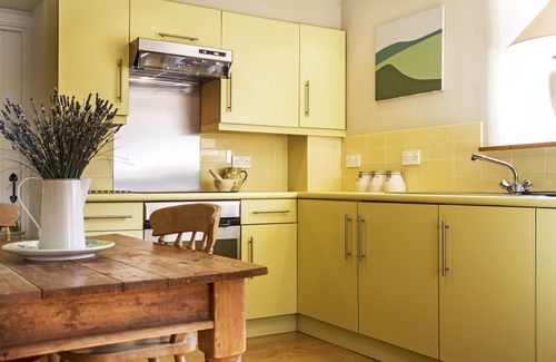 Chesterfield Cottage | Contemporary Style Cottage Within 10 Acres Of Private Gardens and Grounds