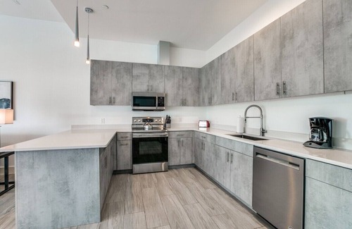 Cedars Apartment | Contemporary /Stylish /Great Location /King Bed