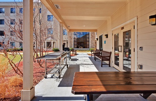 Glenview Condo | Contemporary Suite in "The Glen" Business District | 24 Hour Fitness Center + Indoor Pool + Kitchen