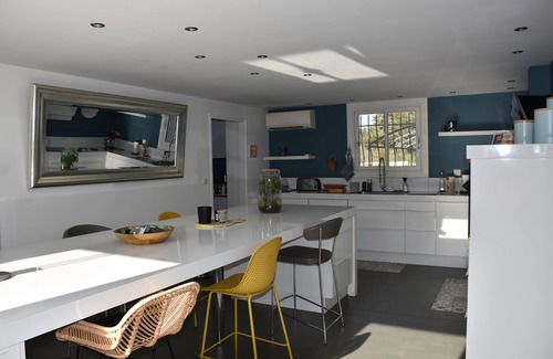 Barbentane Villa | Contemporary villa between Avignon and St Rémy de Provence with private pool