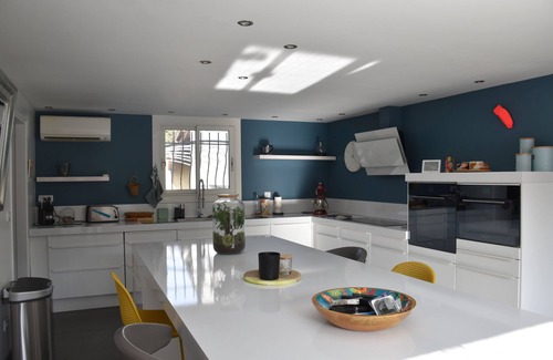 Barbentane Villa | Contemporary villa between Avignon and St Rémy de Provence with private pool