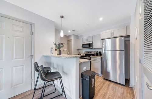 Sherwood Park Apartment | Contractor Apartment Redstone Arsenal 3 minutes, UAH Campus 5 minutes, Eat+Shop