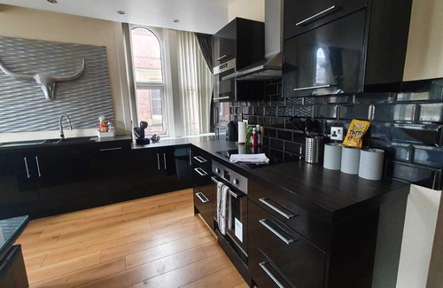 Liverpool City Centre Apartment | Contractor Mid week bookers