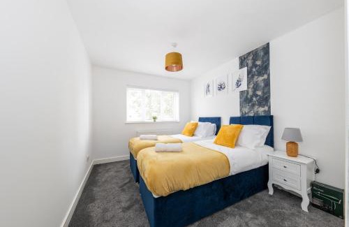 Luton House | CONTRACTORS FAVOURITE, LUXURY LIVING, LARGE PREMIUM HOUSE, NEWLY BUILT, FREE PARKING FOR UP TO 4 VEHICLES, GREAT ACCESS TO CENTRAL LUTON & THE M1 and A6