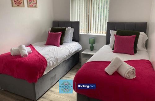 Oldbury Apartment | Convenient 2-bedroom Second Floor Flat By Escape & Estates Short Lets & Serviced Accommodation Oldbury with Free Parking