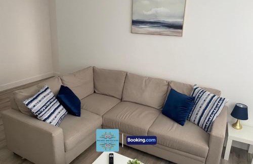 Oldbury Apartment | Convenient 2-bedroom Second Floor Flat By Escape & Estates Short Lets & Serviced Accommodation Oldbury with Free Parking