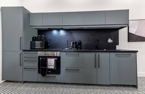 Seven Sisters House | Convenient 2BR 2BA/near Tube Station