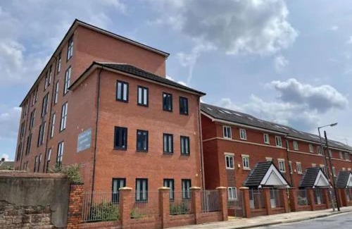 Liverpool Apartment | Convenient 8 Bedroom Apartment in Liverpool