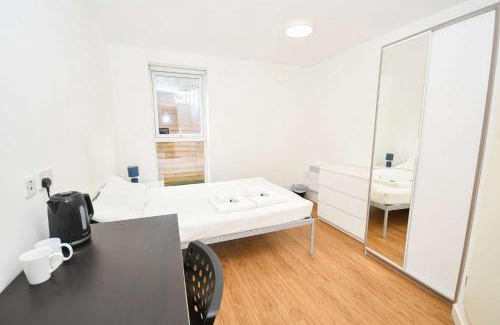 Liverpool Apartment | Convenient 8 Bedroom Apartment in Liverpool