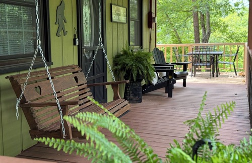 Sloans Valley Cottage | Convenient Access to the Best Hikes & Scenery! Direct access to Ramp, Fish, Swim