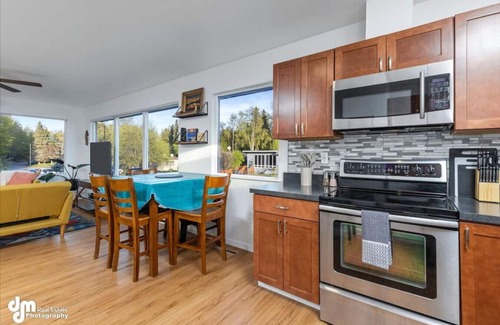 South Addition Apartment | Convenient Anchorage Loft near Downtown, Restaurants, Airport, and Trails