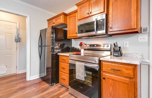 Fayetteville House | Convenient Fayetteville Home - 6 Mi to Downtown!