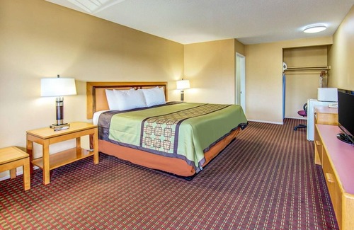 Ashland Hotel | Convenient King Bed Room, Scottish Inns, Near Oregon Shakespeare Festival