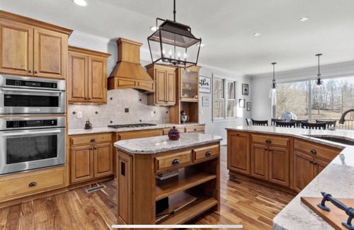 North Augusta House | Convenient to Masters Tournament. Home overlooks golf course/water.
