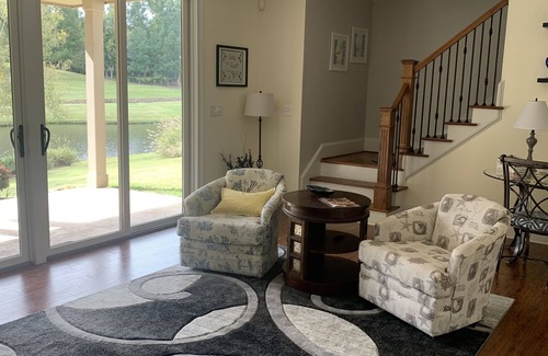 North Augusta House | Convenient to Masters Tournament. Home overlooks golf course/water.