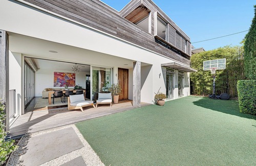 Coogee House | Coogee Beach House ~ Swimming Pool ~ Ocean Views