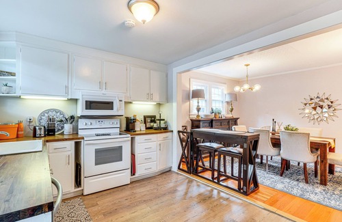 Knoxville House | Cookout Ready: Walkable Home in Bearden Village