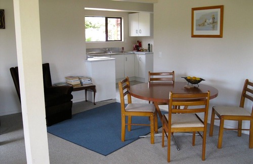 Cooks Beach Cottage | Cooks Beach Gem - Cooks Beach Holiday Home