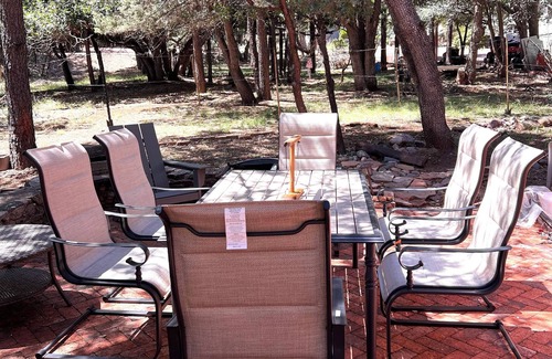 Pine Cabin | Cool cabin with AC in charming Pine