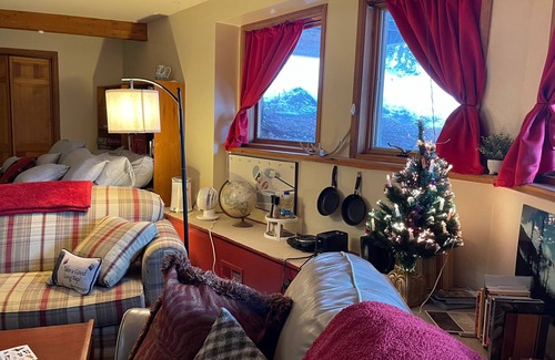 Redstone Apartment | Cool, Comfortable and Spectacular