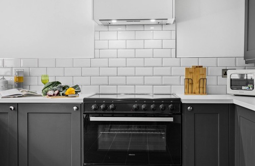 Teignmouth Apartment | Coombe Bank - Seaboard spirit, contemporary chic