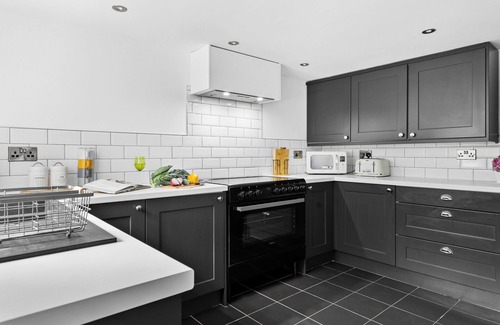 Teignmouth Apartment | Coombe Bank - Seaboard spirit, contemporary chic