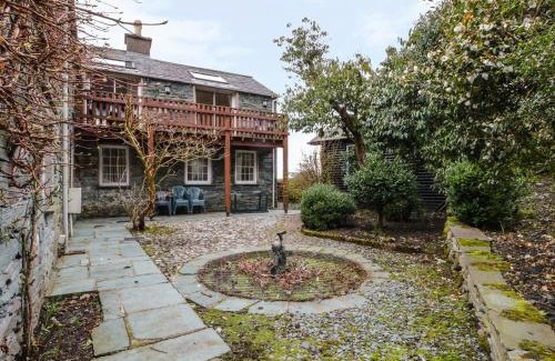 Borrowdale House | Coombe Cottage