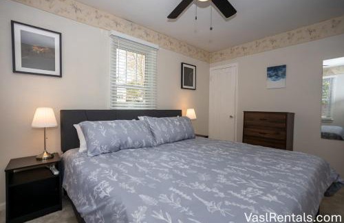Blue Ash House | Cooper 2 Bed 1 Bath in Blue Ash Family Home