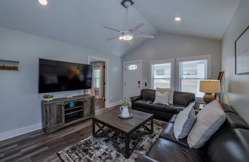 Tuscaloosa House | Copper Cottage - Newly renovated - Book for Graduation and Football season!