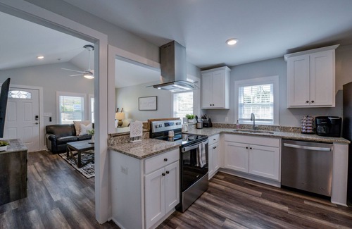 Tuscaloosa House | Copper Cottage - Newly renovated - Book for Graduation and Football season!