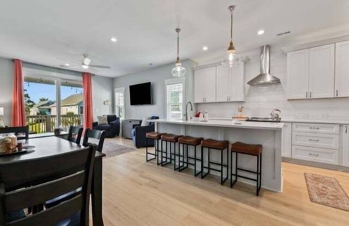 North Carolina Coast Villa | Coral Cottage (3-Bedroom Villa) by RedAwning