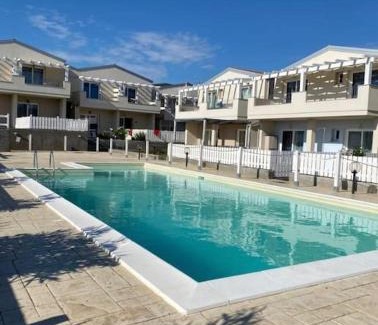 Viddalba House | Coralie home con piscina e giardino