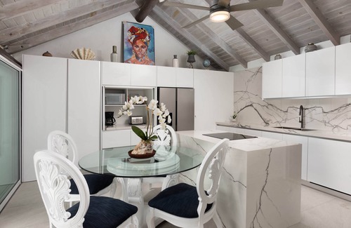 Prospect Apartment | Coralita No.4 Oceanfront Apartment Near Sandy Lane