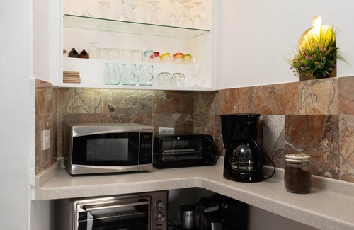 Fitts Village Apartment | Coralita No.5 Oceanfront Apartment Near Sandy Lane