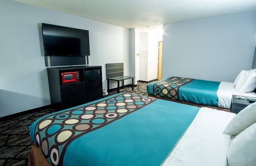 New Richmond Hotel | Coratel Inn and Suites By Jasper New Richmond - Deluxe 2 Queen Bed Non Smoking