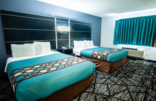 New Richmond Hotel | Coratel Inn and Suites By Jasper New Richmond - Deluxe 2 Queen Bed Non Smoking