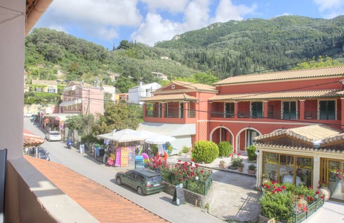 Agios Gordios Apartment | Corfu Delphi Studio 2 street side