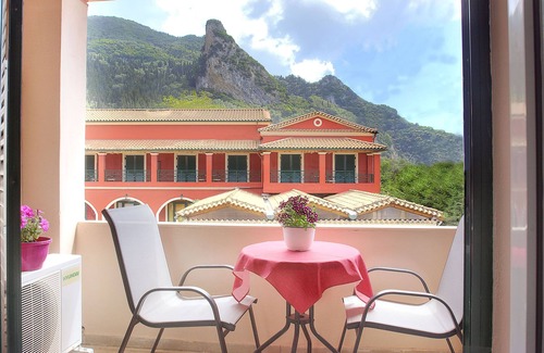 Agios Gordios Apartment | Corfu Delphi Studio 2 street side