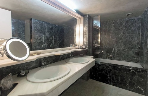 Kanoni Hotel | Corfu Holiday Palace Hotel