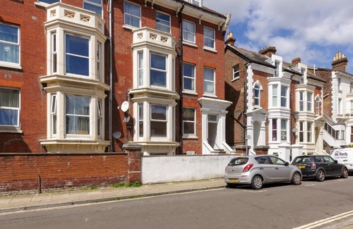 Portsmouth Apartment | Cormorant PLACE LUXURY PAD