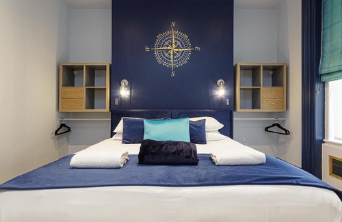 Portsmouth Apartment | Cormorant PLACE LUXURY PAD