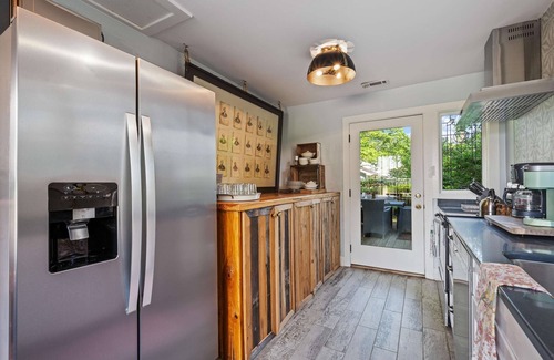 Franklin House | Corner Cottage across from The Factory @ Franklin